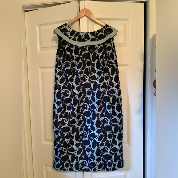 Fitted navy and light blue dress - Picture 1 of 4